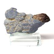 Bénitoite avec inclusion de Neptunite pierre brute 0007