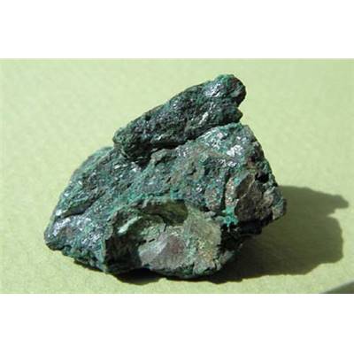 Emeraude sur Pegmatite Pierre Brute