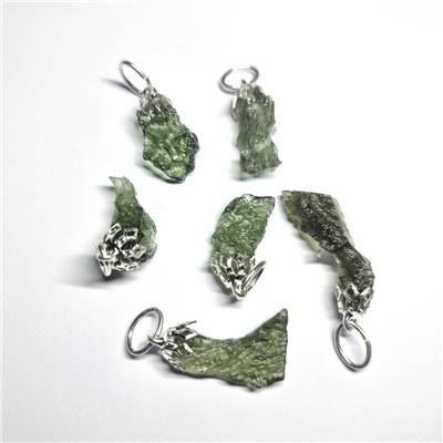 Véritable Moldavite Pendentif Pierre Brute