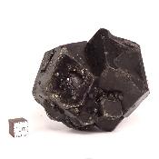 Grenat noir pierre brute 2413