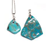 Turquoise de Chine en Plaque Pendentif percé avec attache