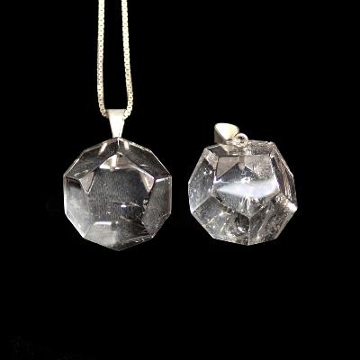 Cristal de Roche Dodécaèdre Pendentif Pierre Roulée
