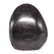 Photo de tourmaline noire en forme libre